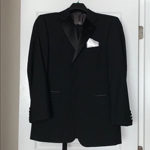 Stanford Formal Wear Tuxedo Size 40R and 34x32